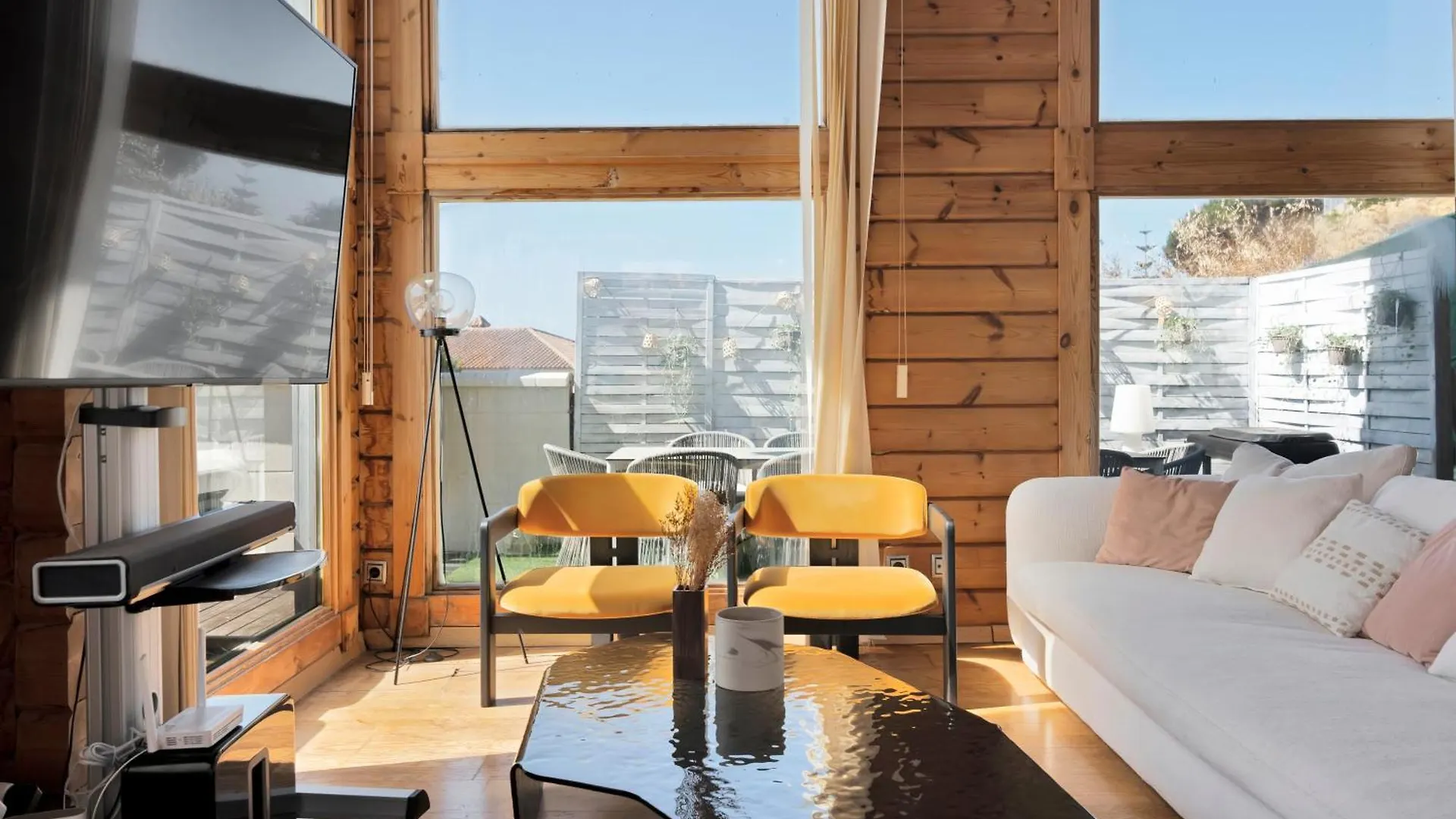 אלגסירס Increible Villa De Madera Con Vistas Al Mar בית נופש